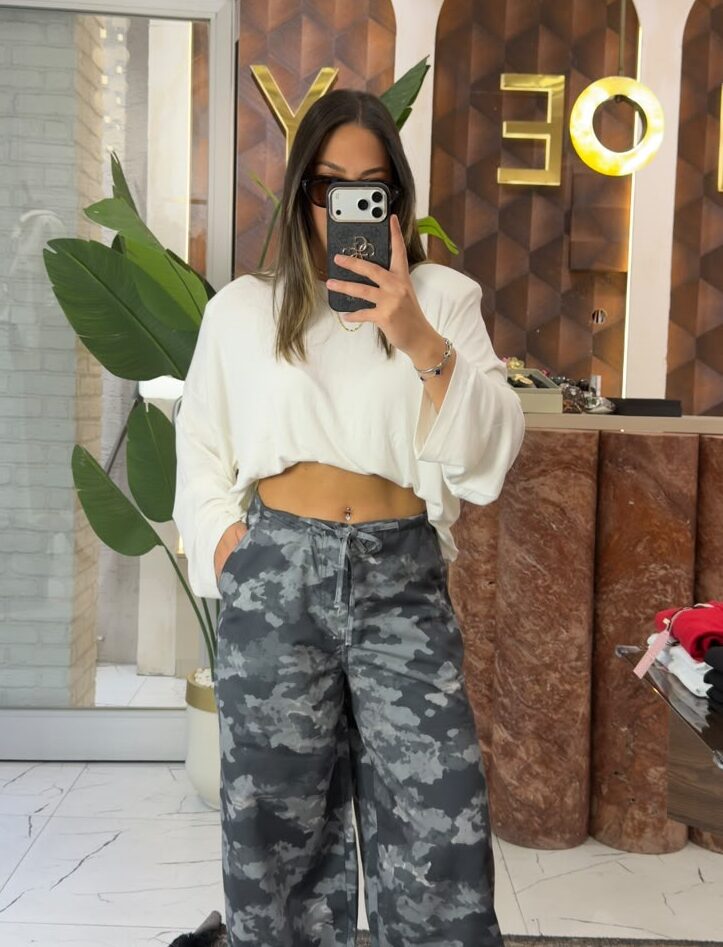 Ekru Vatkalı Oversize Bluz